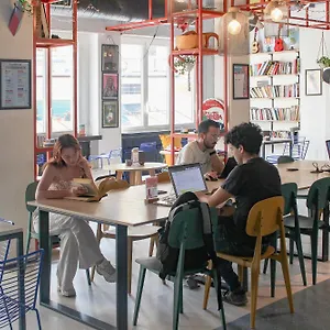 Yellowsquare Hostel Mediolan