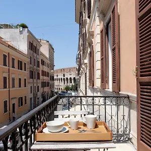 Bed & Breakfast Santi Quattro Al Colosseo, Rome